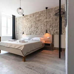 https://guest-house-centar-ljiljana.pula-hotels.org